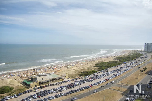 Le Parc Punta Del Este, Torre De Categoría Frente Al Mar. Departamento De 2 Dormitorios En Suite
