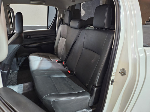 Toyota Hilux 2.8 D-4D TURBO DIESEL CHASSI 4X4 MANUAL