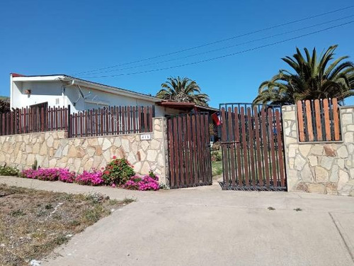 Se Vende Hermossa Casa En Quintero Frente A La Bahia