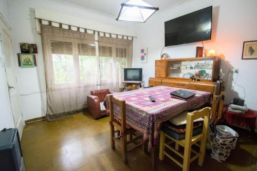 Casa En Venta - 2 Dormitorios 2 Baños - 300mts2 - City Bell