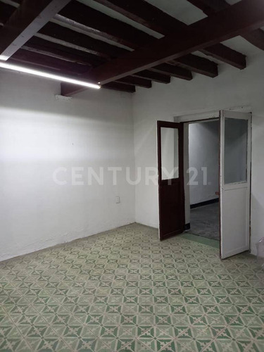 Se Renta Casa Para Oficinas A 10 Min. Del Centro De Toluca