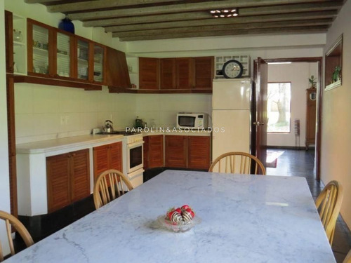 Casa De 3 Dormitorios En Solanas, Punta Ballena- Ref: 2010