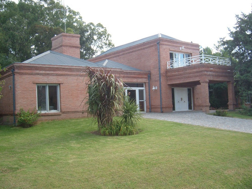 Excelente Casa +pisina+parque+bosque +caseros+mucho Mas- Funcional