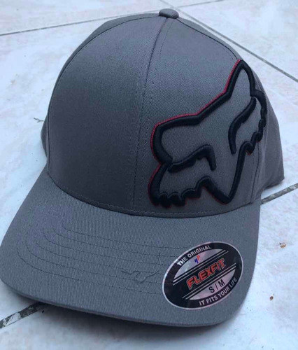 Imagen 3 de 3 de Gorra Fox Gris Flex Fit Talla Small/medium Orginal