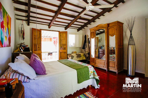 Chacra En Capilla Del Señor. Casa De Campo Y Casa De Huéspedes. Lote 17.745 M2. Pileta Y Bosquecito.