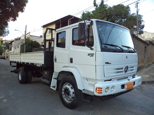 Caminhão Mb 1718 2010/2011 Carroceria