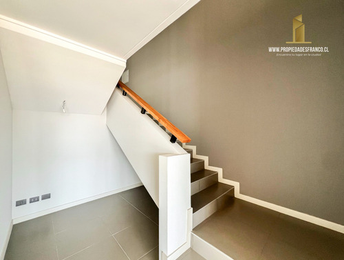 Concon Venta Casa A Estrenar 3d 4b Con Vista En Condominio