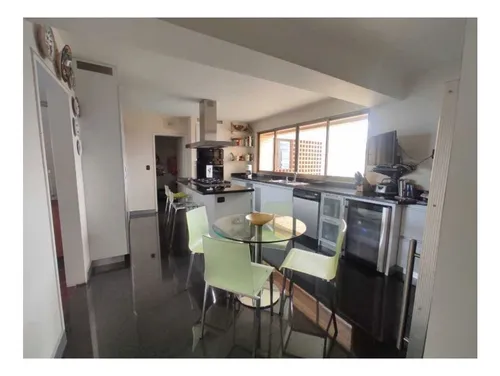 Apartamento En Los Naranjos,