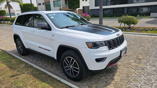 Jeep Grand Cherokee 5.7 Trailhawk 4x4 At
