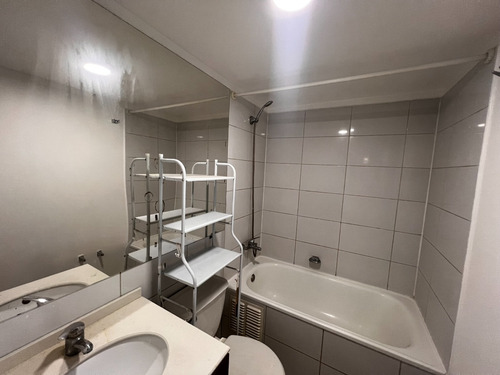 Depto 2 Dorms 1 Baño Estac. + Bodega En Portugal, Stgo.