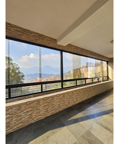 En Venta Penthouse En Res. La Tahona Baruta