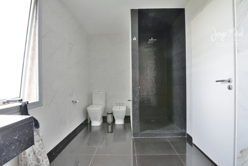 Casa Laguna #200-300 - San Sebastian - Area 5 - 240m2 #id 1047