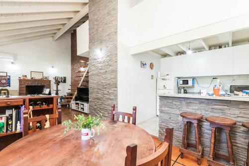 Encantadora Casa En La Martona