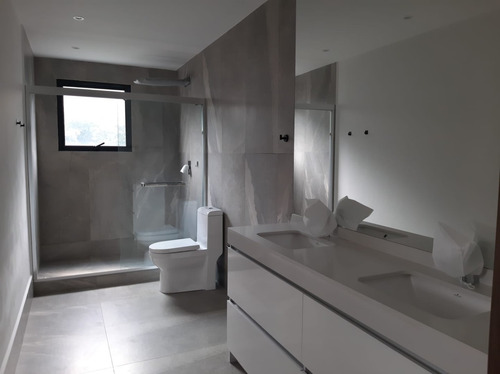 Imagen 10 de 14 de Casa En Venta En Bosque Real Junto Al Río Y Áreas Verdes
