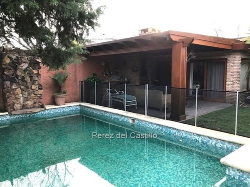 Imagen 2 de 9 de Casa Carrasco Con Renta 5 Dormitorios Barbacoa Piscina Cw86107