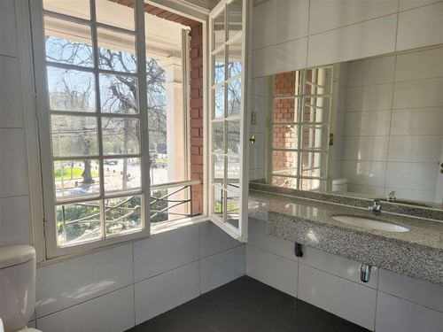 Casa En Venta De 4 Dorm. En Las Condes / El Golf