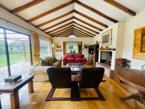 Oportunidad Venta Casa Chilena Polo Manquehue Piedra Roja