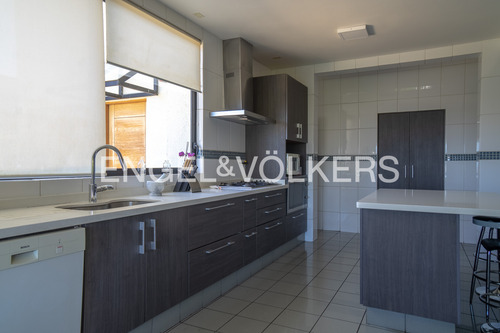 Estupenda Casa En Pinares