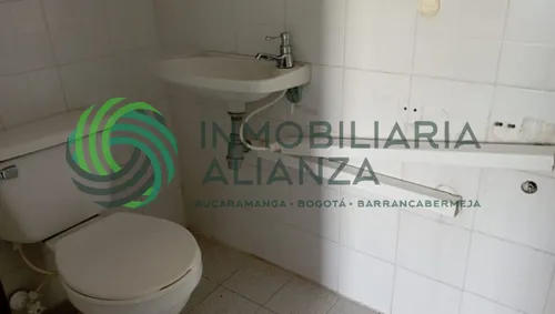 Oficina En Arriendo En Cabecera Del Llano. Cod A15531