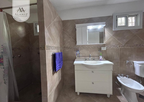 Chalet En Venta, Impecable Con Pileta, En Merlo, S. L.
