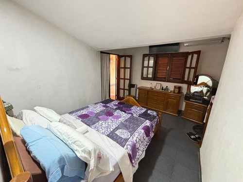 Venta Casa 2 Plantas - B°920vv. - Catamarca