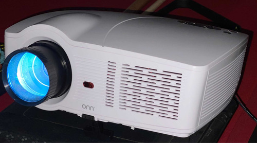 Imagen 4 de 5 de Proyector Onn Roku 3100 Lumenes Led Imagen Hasta 150