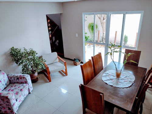 Imagem 17 de 30 de Maravilhosa Casa De 4/4 Sendo Uma Suíte, Varanda E Piscina No Jardim Das Margaridas - Pc38a01 - 70444349