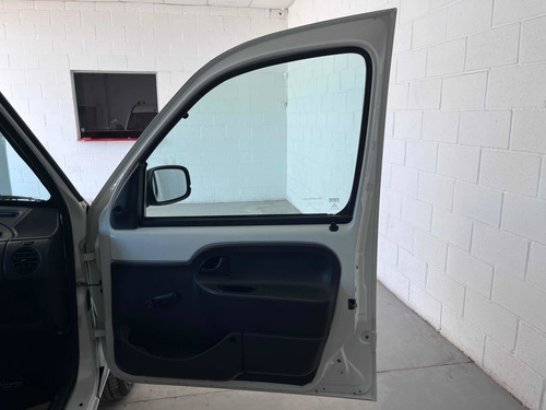Imagen 20 de 25 de Renault Kangoo 2014 1.6 Furgon Ph3 Confort 1plc