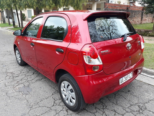 Toyota Etios 5p 2016 Caja De 6ta