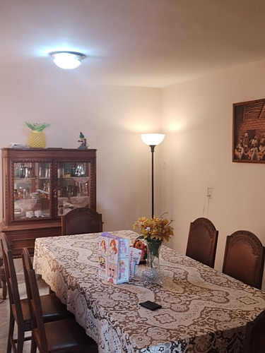 Sr Vende Amplia Y Bonita Casa De 4 Recámaras En Col. Gertrudis Sánchez