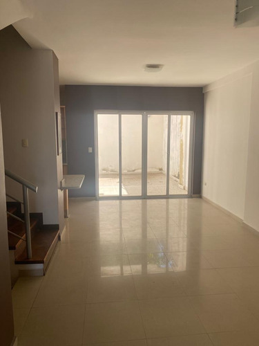 Imagen 10 de 15 de Town House Trigal Norte Conj Res Monte Plata Foth154valencia