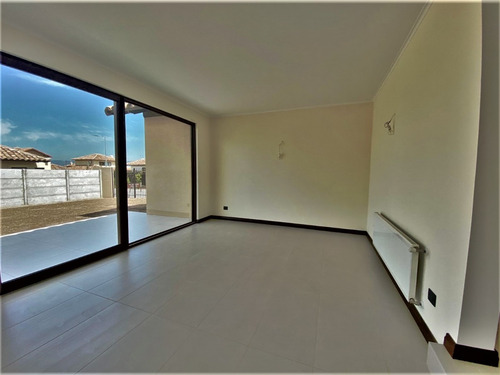 Imagen 4 de 13 de Casa Nueva En Condominio Consolidado. No Perimetral.