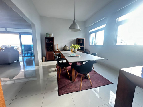 Moderno Apartamento En Alquiler Amueblado Ubicado En Bella Vista Sur.