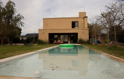 Imagen 1 de 30 de Casa Quinta 3 Amb En Venta En Mercedes Con Pileta.