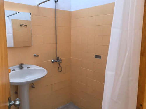 Acogedora Casa En Alquiler En Cerrito De La Victoria 1d