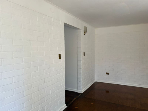 Casa En Venta De 3 Dorm. En Lampa