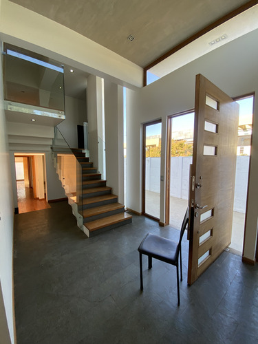 Hermosa Casa En Avenida Blanca Estela Concón