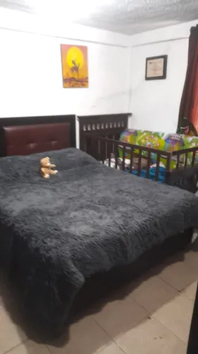 Hermosa Casa Dúplex Recién Renovada Con 4 Recamaras, Amplios Espacios Y Excelente Equipamiento