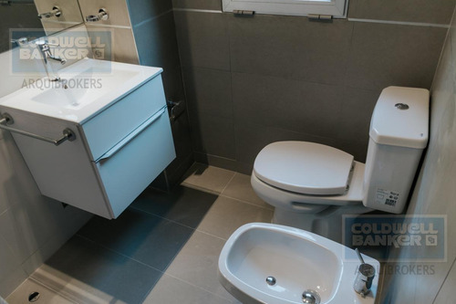 Imagen 30 de 30 de Apartamento De 2 Dormitorios En Venta En Centro Equipada Y Amoblada, Con Parrillero