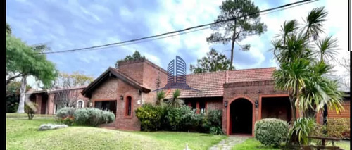 Se Vende Casa De 3 Dormitorios, Jardines De Cordova, Punta Del Este 