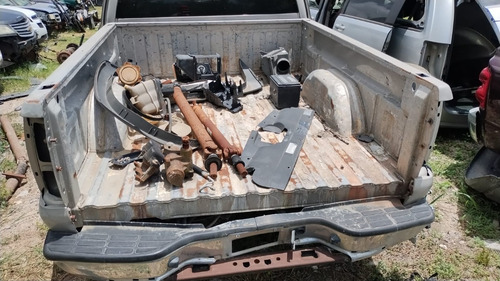 Chevrolet Silverado 2004 (en Partes) 2003-2006 6.0 Aut Yonke