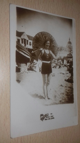 Antigua Foto Postal Mar Del Plata Mujer En La Playa Año 1930