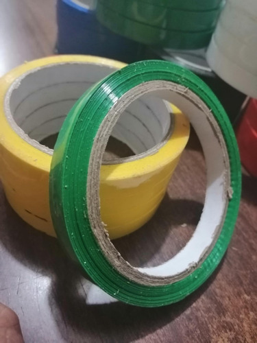 Imagen 2 de 2 de Cinta Adhesiva Color Cierra Bolsas 12mmx65mts 20pzs