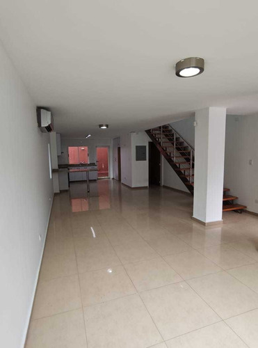 Townhouse En Alquiler El Castaño Maracay