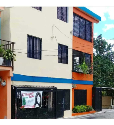 Hermoso Edificio 3 Apartamentos,  En Mano Guayabo. Ciudad