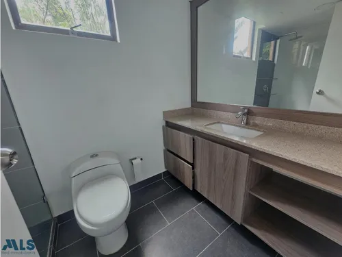 Amplios Espacios Y Excelente Ubicacion(mls#255253)