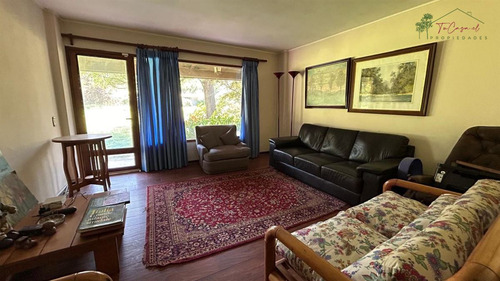 Casa En Parcela En Arriendo De 4d/3b En Calera De Tango