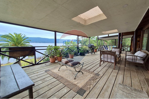 Hermosa Casa En Lago Vichuquén