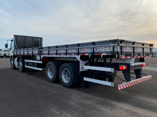 Imagem 10 de 10 de Caminhão Volvo Vm 330 8x2 22/22 - Carroceria De Madeira