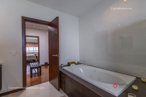 Residencia De Lujo En Los Olivos En Venta
